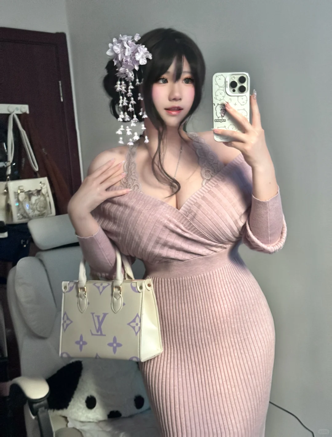 微胖好适合这种温柔的包臀裙～