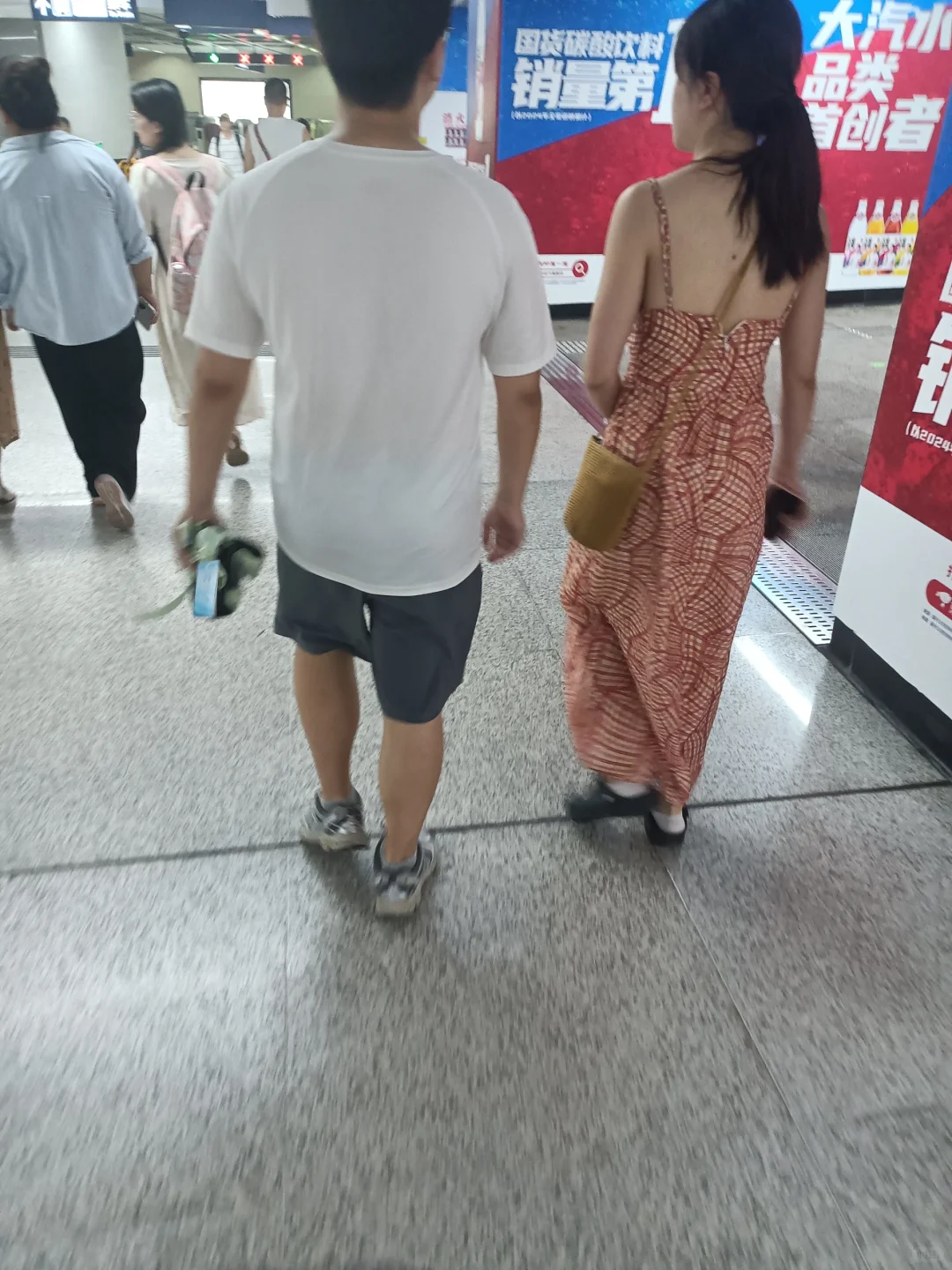 如果是你女友穿这个出门，你介意吗？