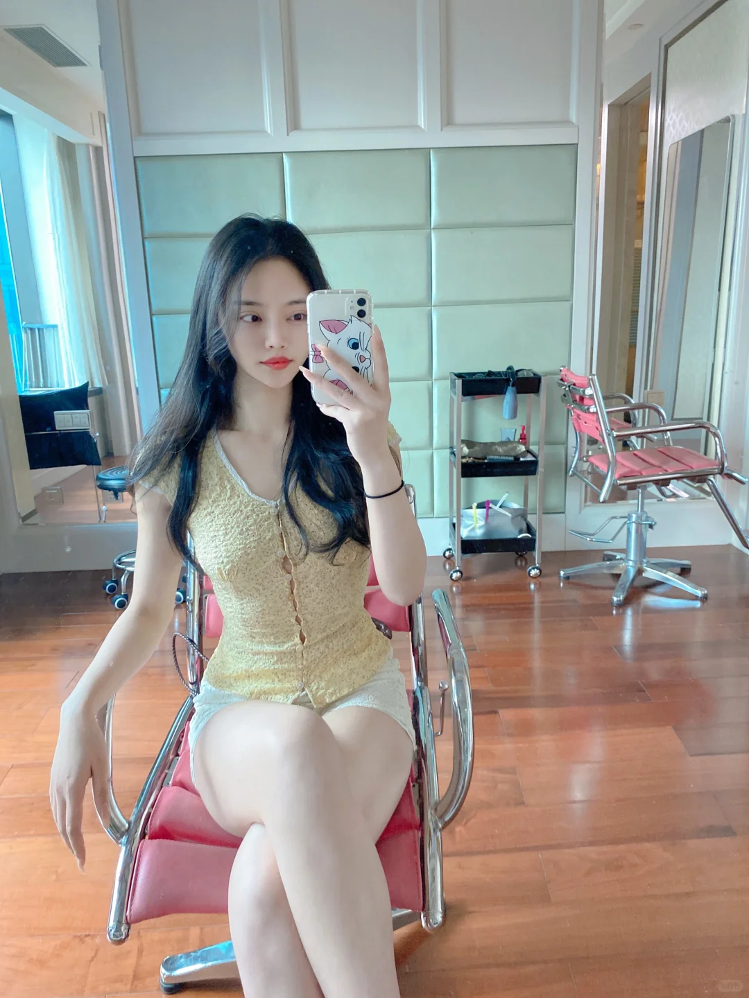 发廊小妹💈的味道 哈哈很复古