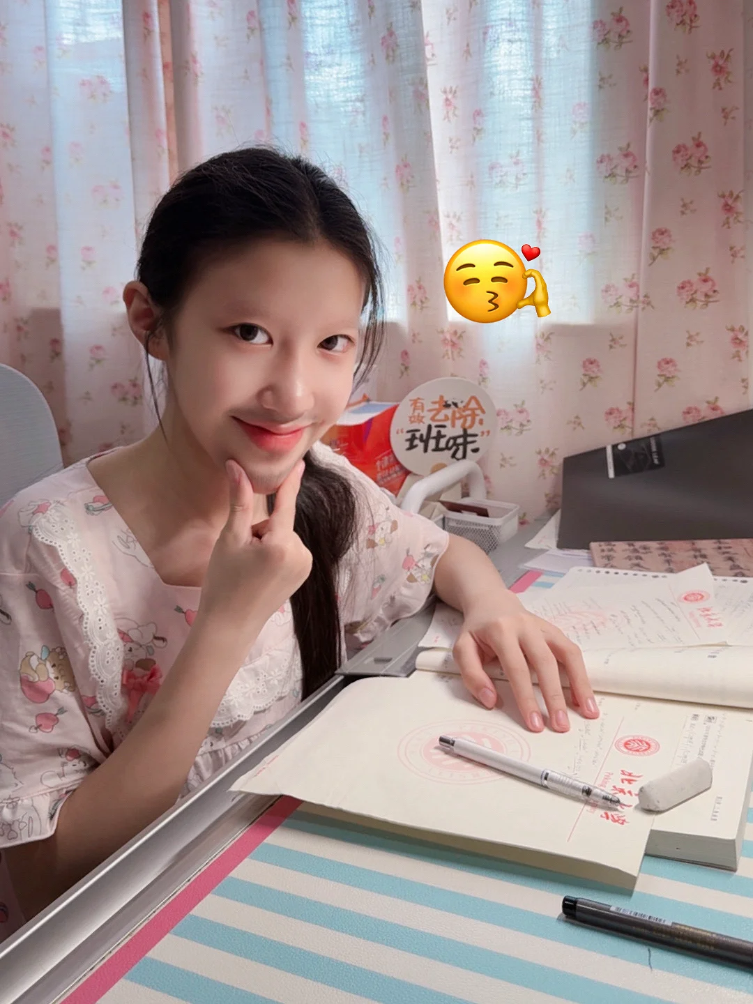 考试周，小孩姐变身高能量纯学战士