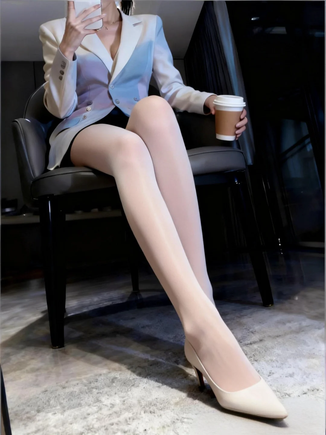 工作之余，丝袜穿搭