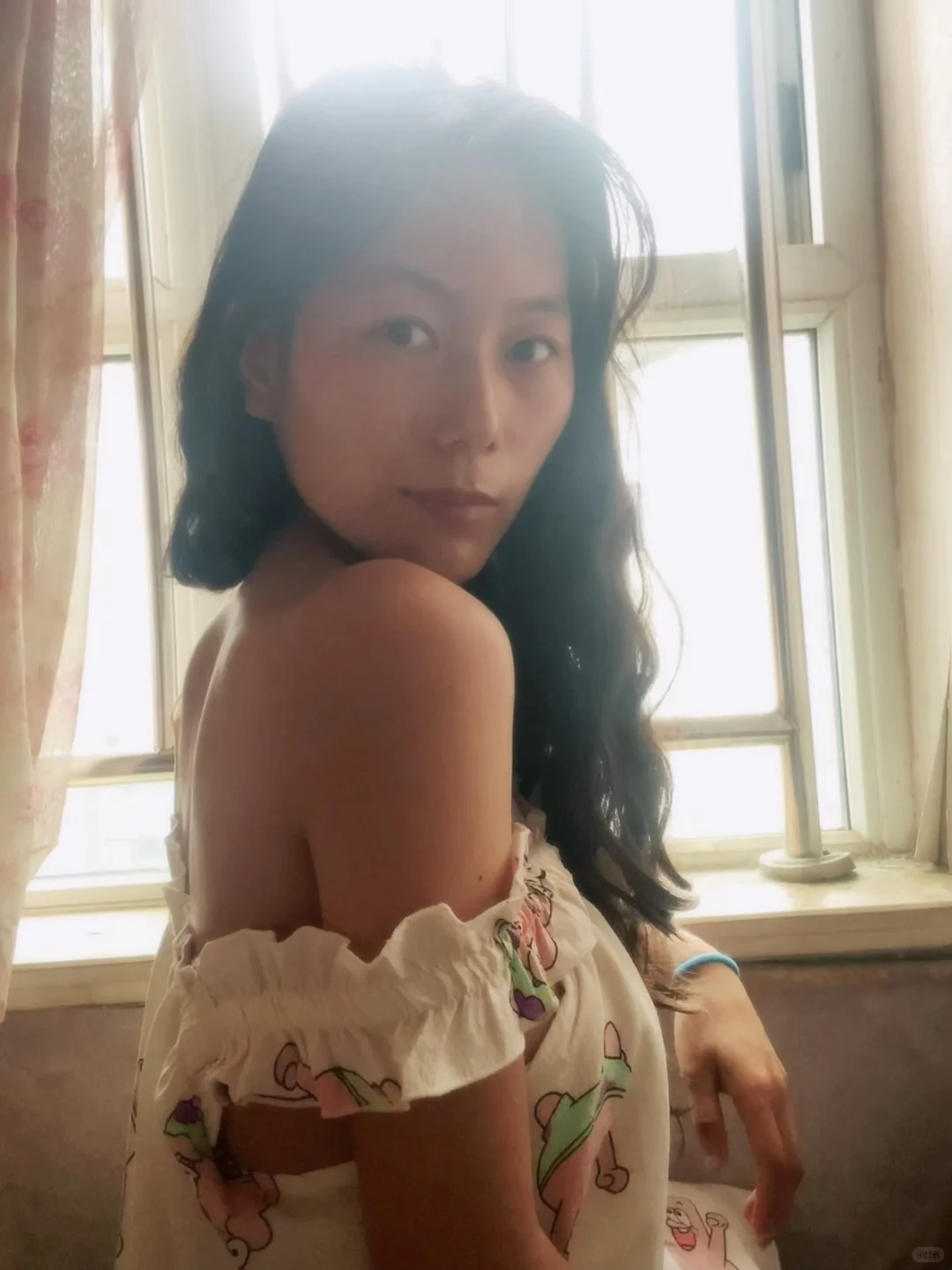 宅家自拍氛围照片