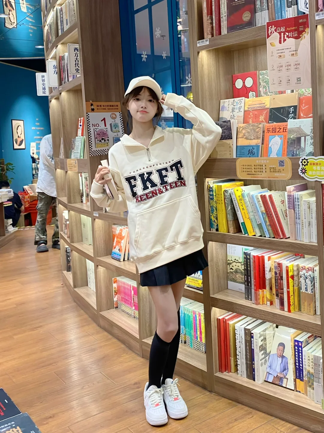 左滑进来学甜妹拍照姿势！！💕