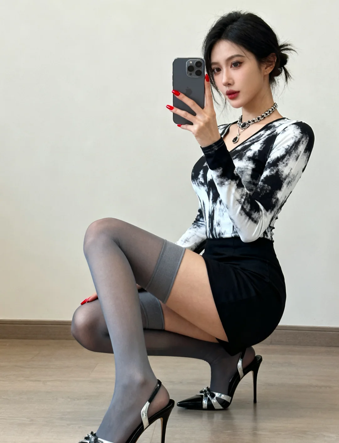 丝袜控福音！年度最佳穿搭指南，不容错过