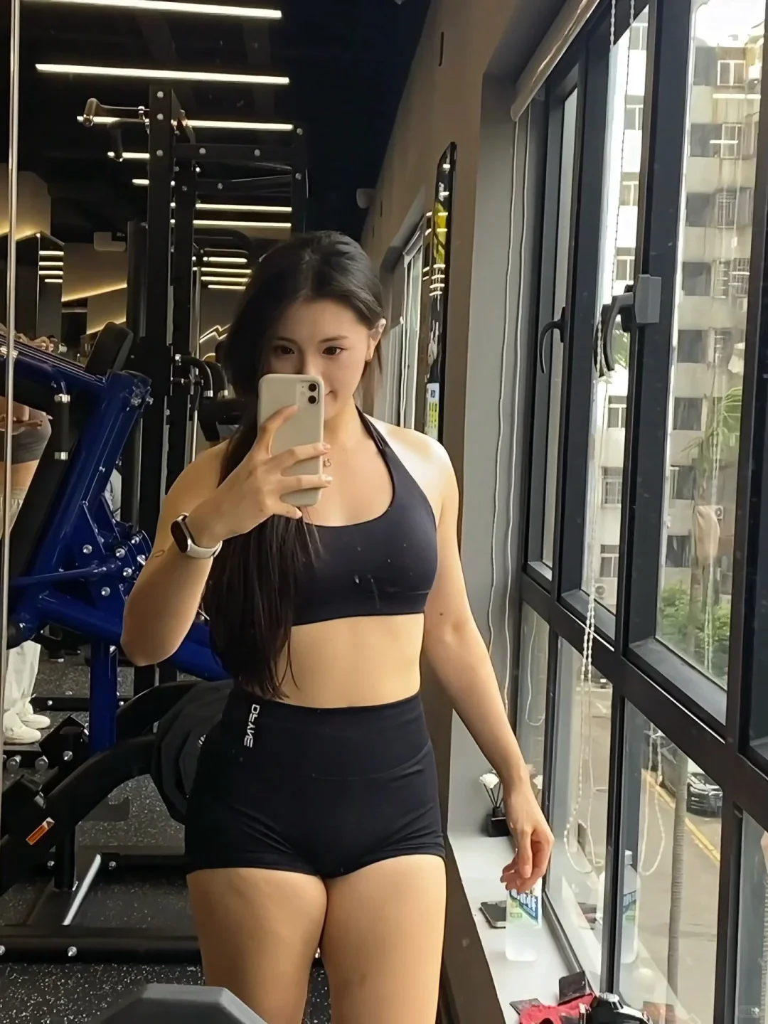 健身女一天4个大馒头