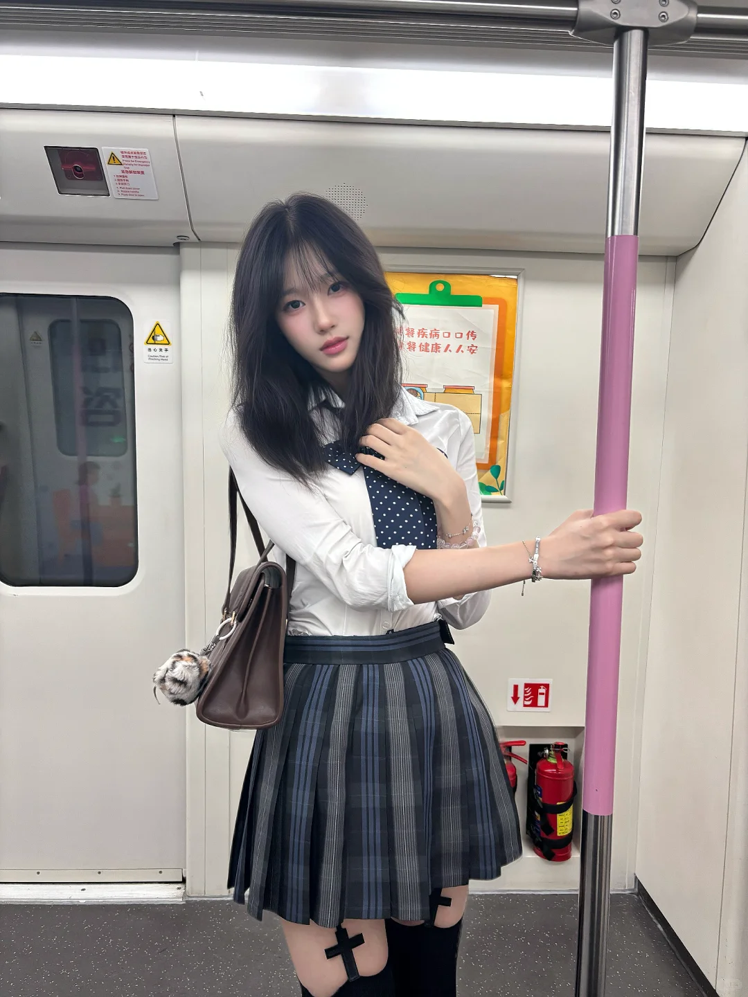 她好像在撩我