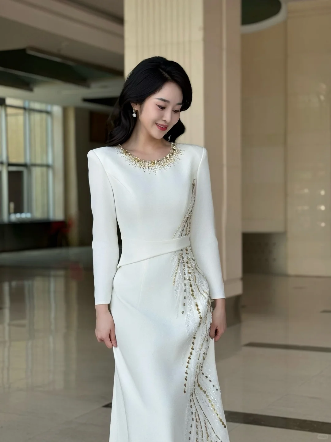主持人衣橱：优雅与高贵并存的白色晚礼👗