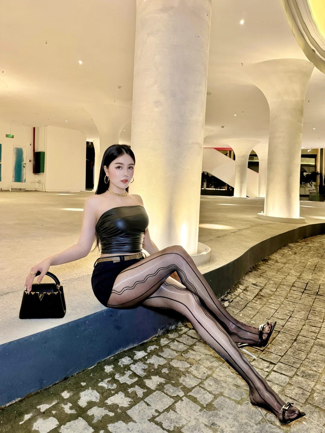 御姐 别走啊 我可以养你啊