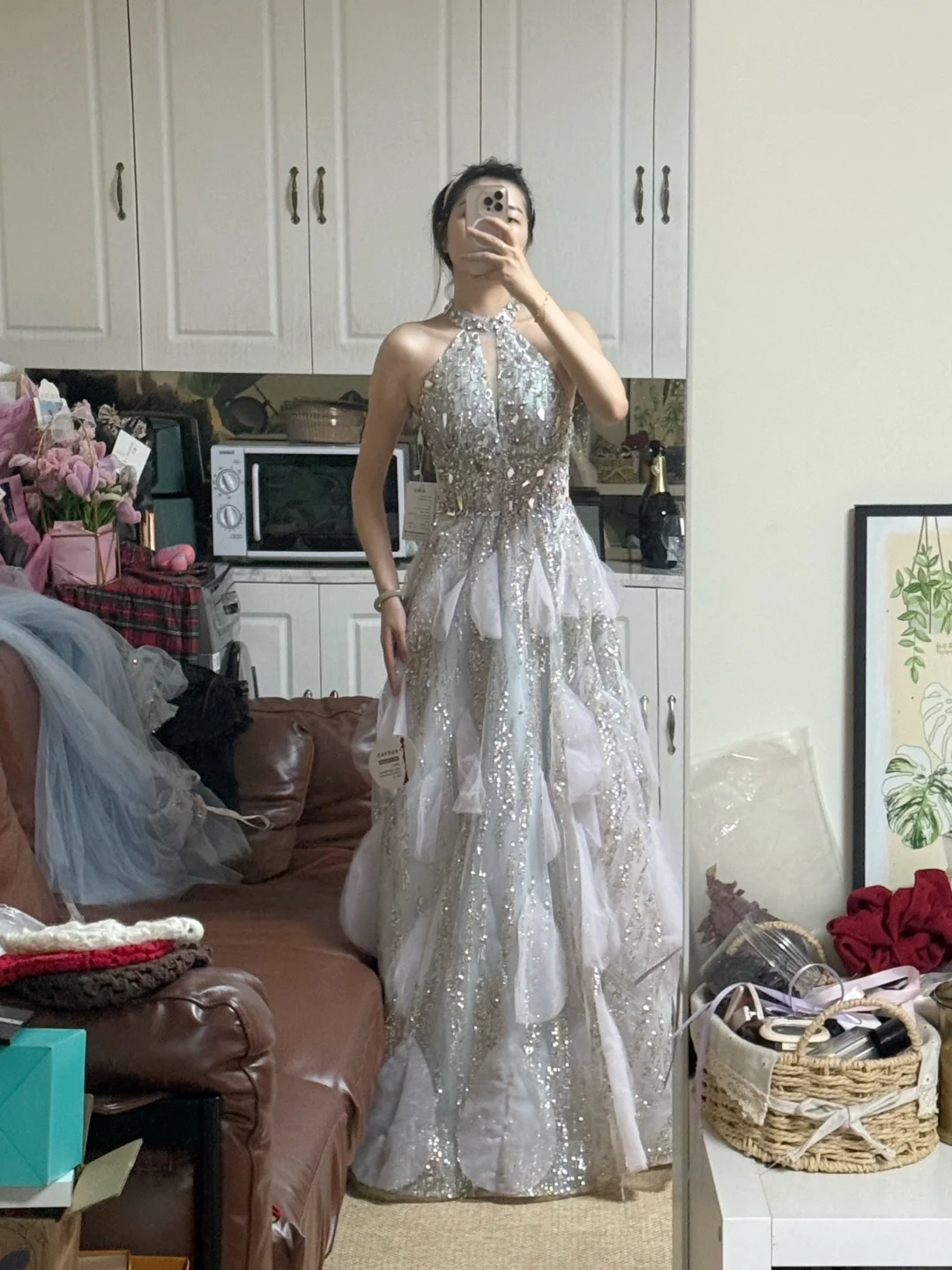 试了十几件敬酒服，终于等到你