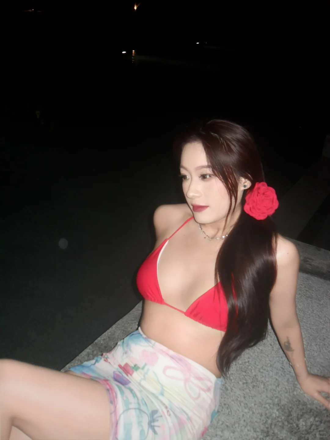 库存照片之夜晚的泳衣照