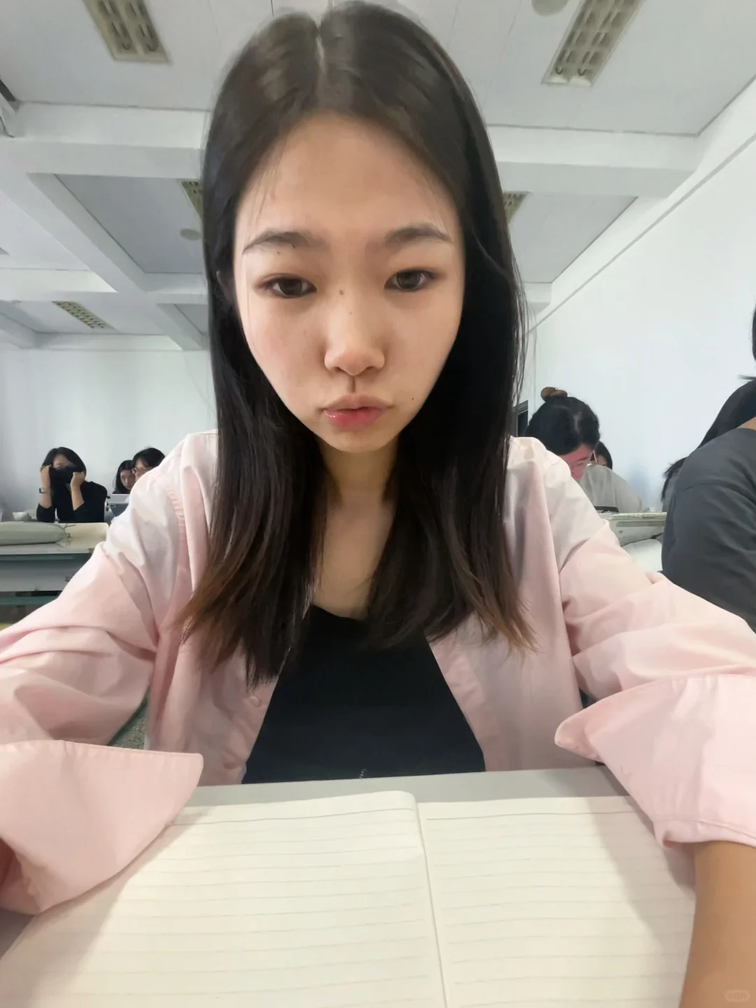 上课但自拍😗
