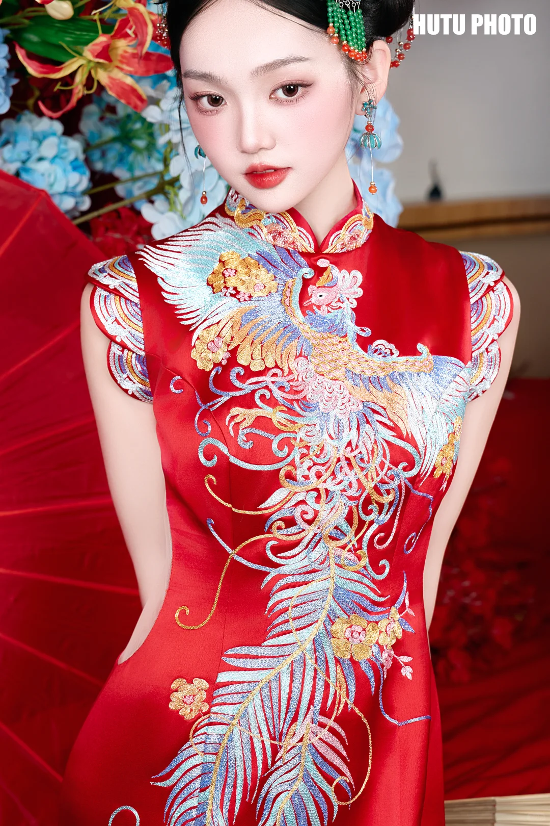 婚礼红色旗袍摆姿攻略～让照片更生动！