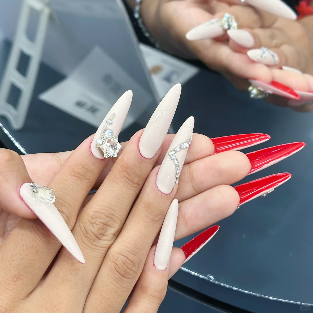 穿裸色红底鞋 做气质女人💅