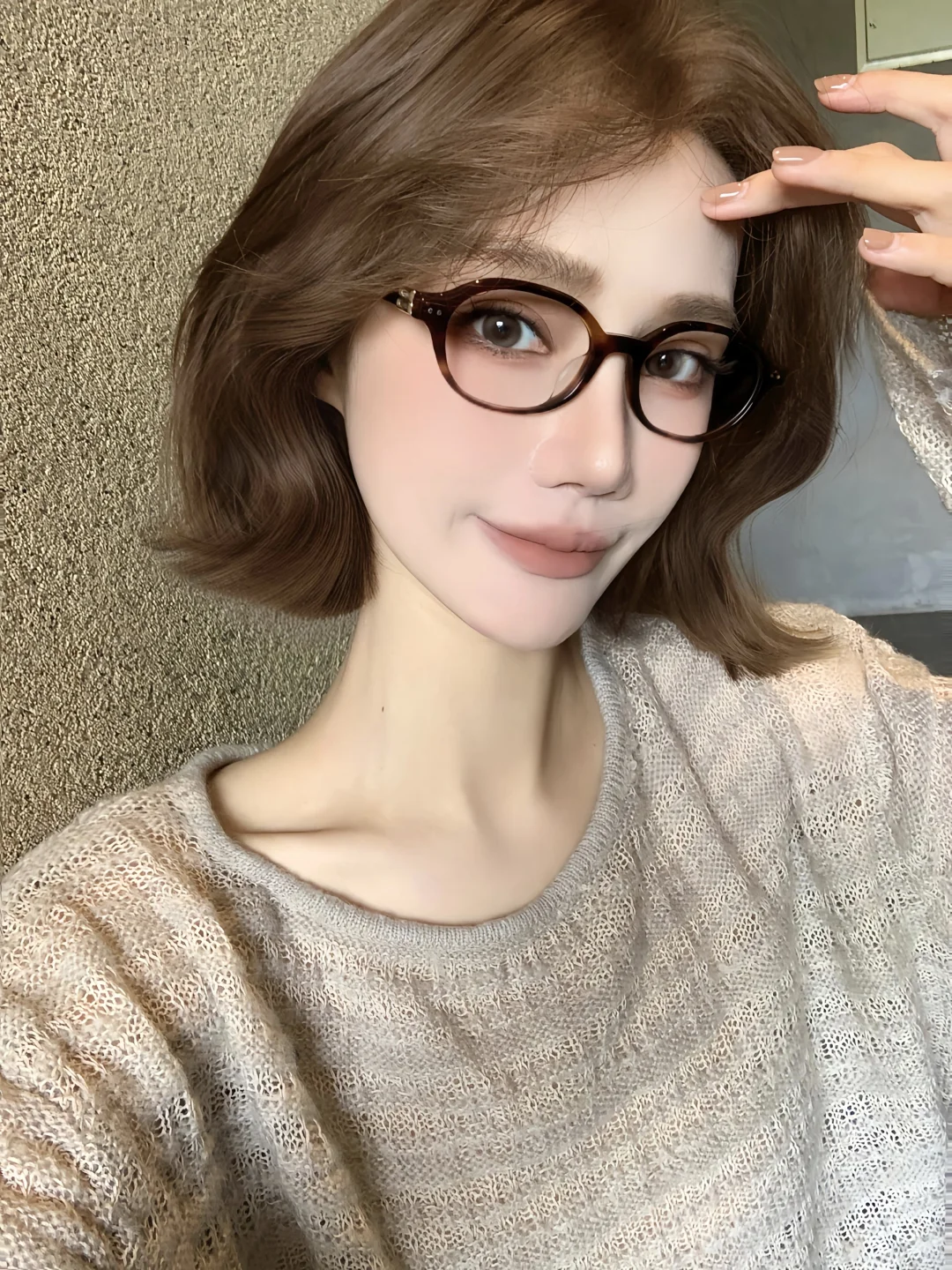 奶咖色短发🪵搭配眼镜～真的太绝了！
