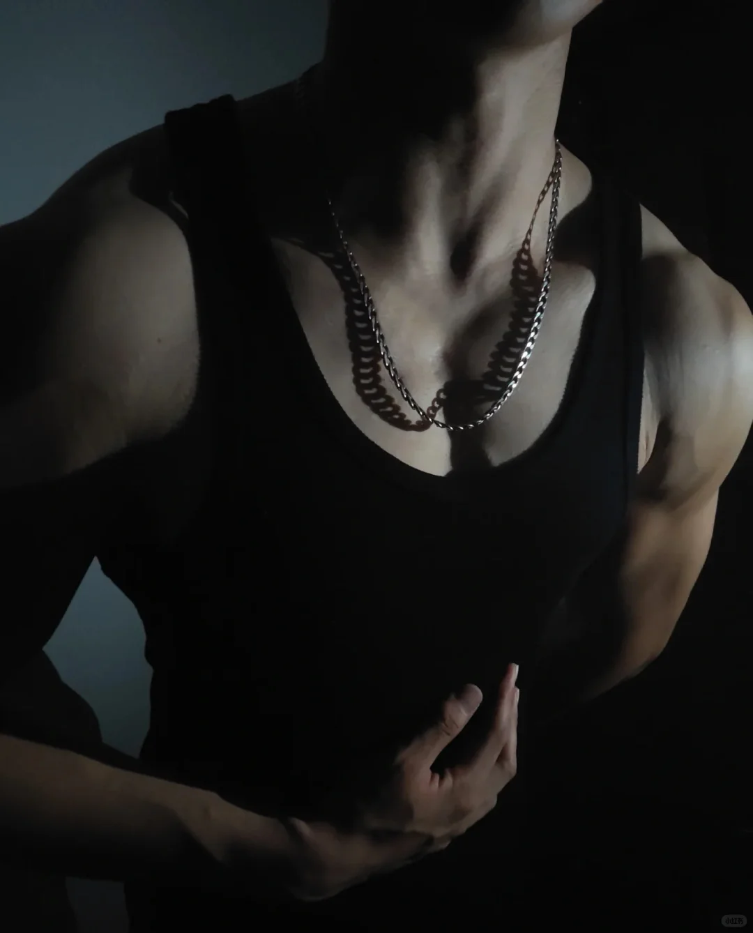 牡丹江哪个美女有穿过的丝袜高价收！