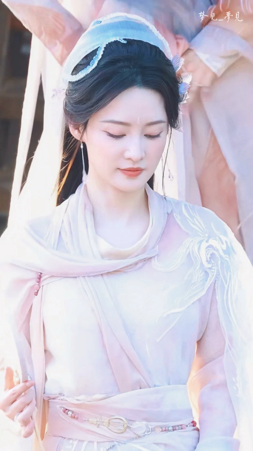 神女爱世人…