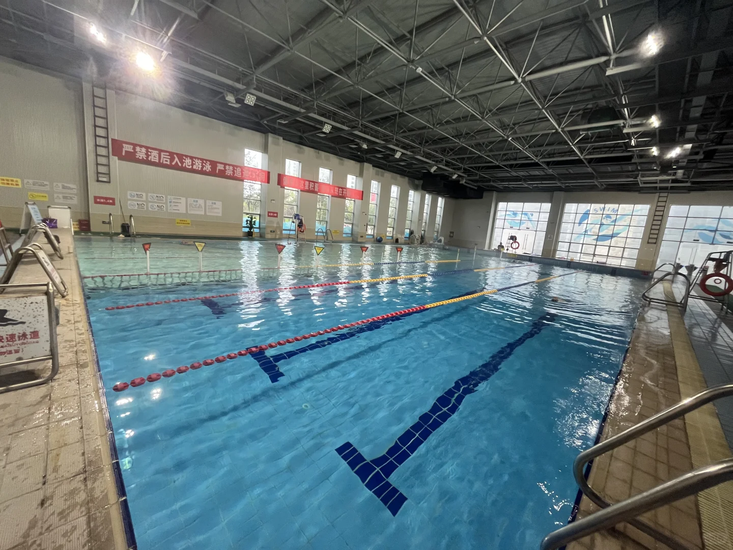 打卡营山县游泳馆🏊🏻‍♀️