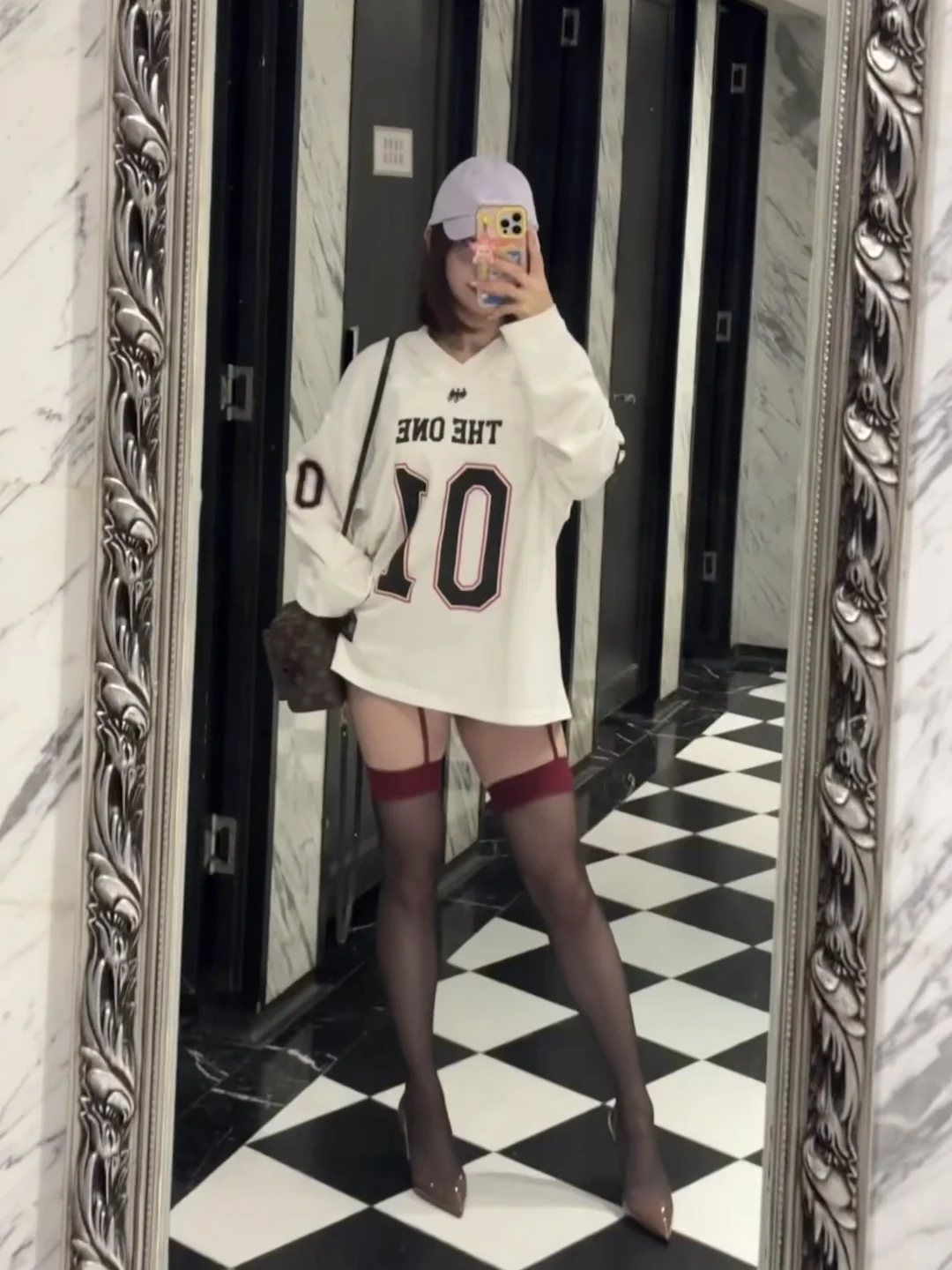 今天不发健身照了，发点福利