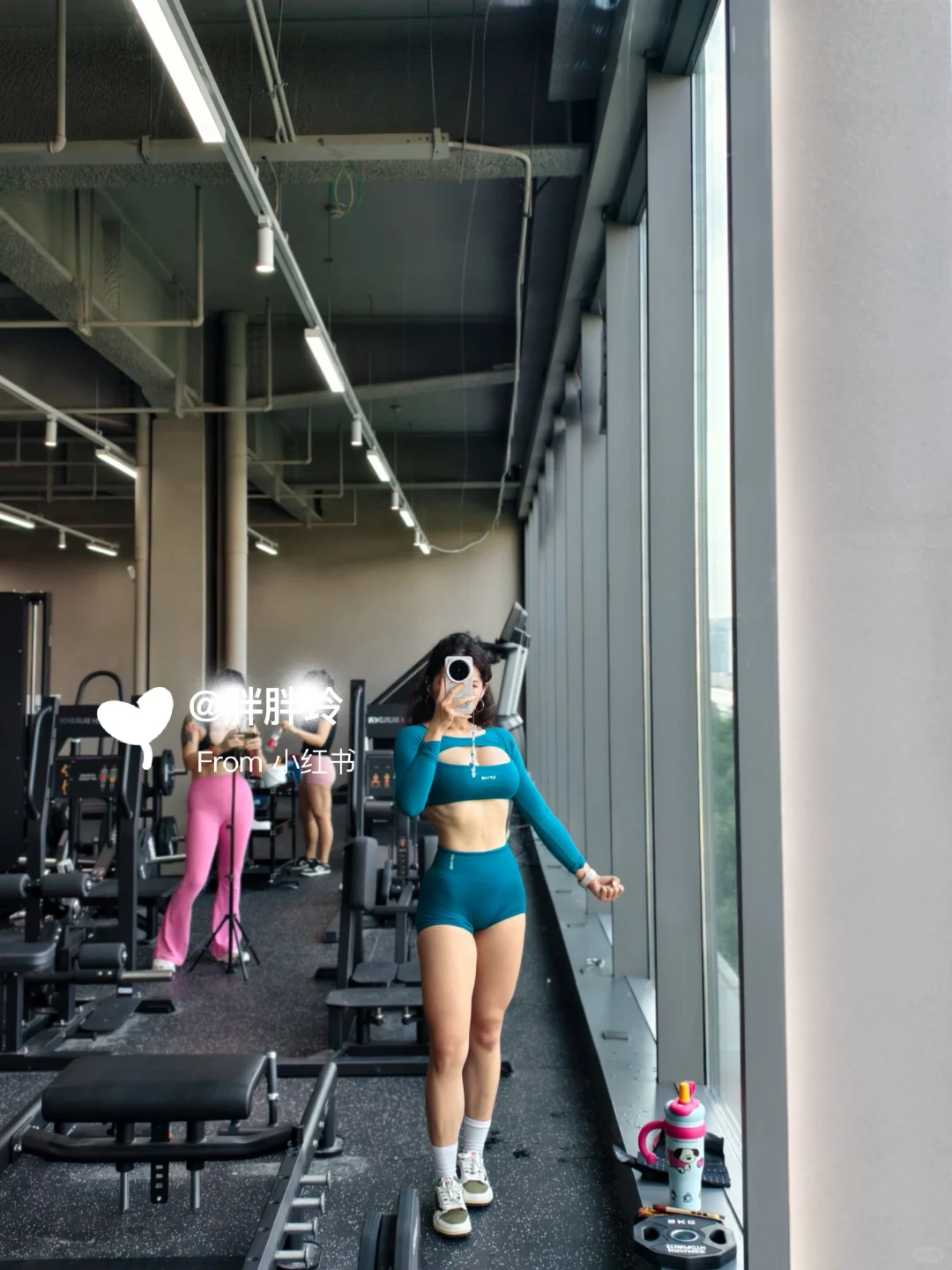 健身女孩、今天穿蓝色