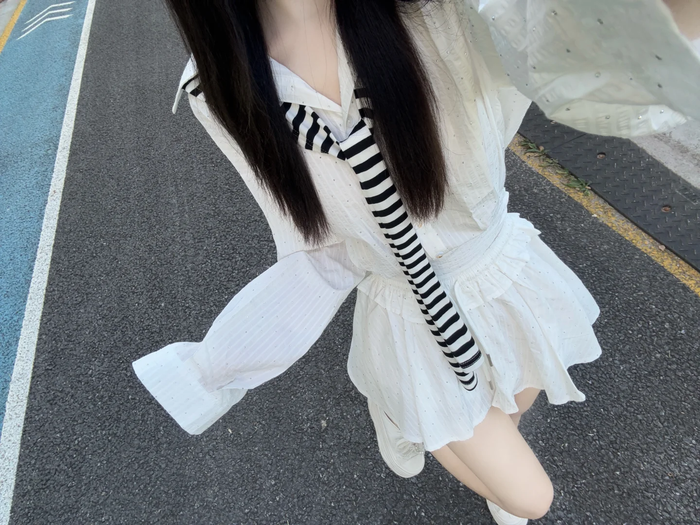 一身白好干净呀！