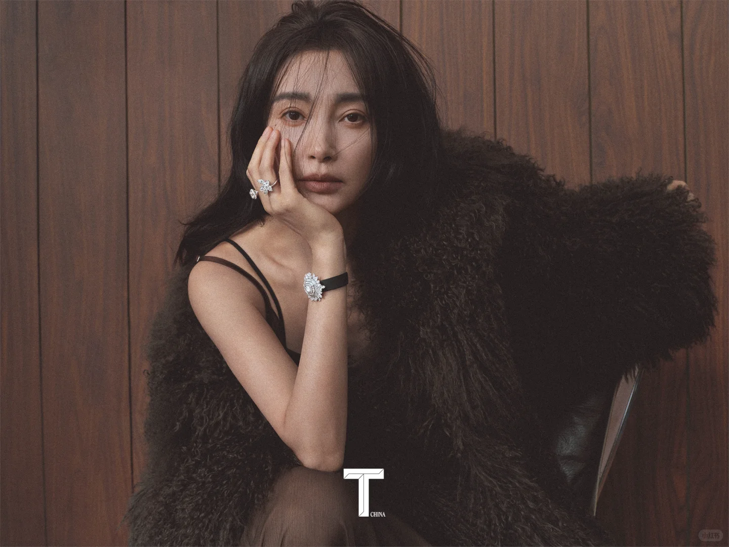 51岁的李冰冰最新杂志造型：冻伤妆🥶