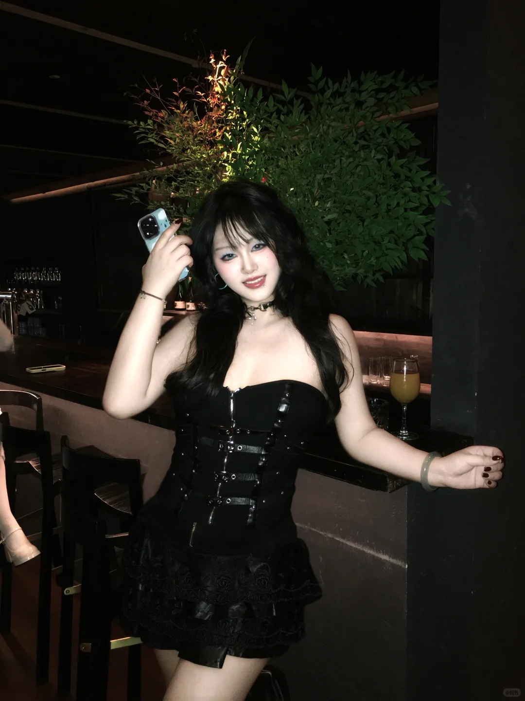 本人pyq 真找不出一张不妖艳的