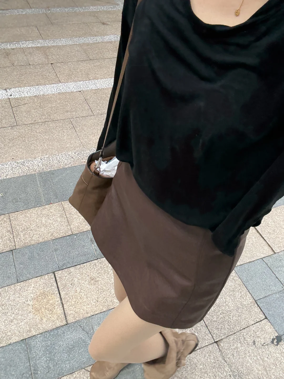 放弃美丽刑具，肉丝和靴子才是初秋绝配！