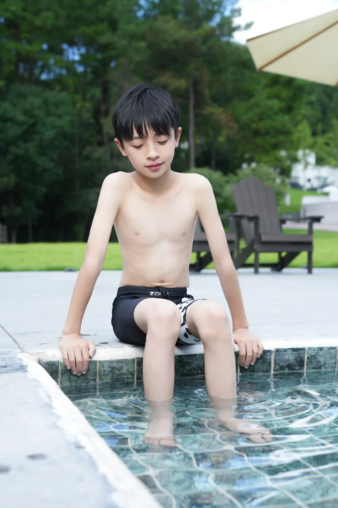 带娃度假赢麻了！酒店泳池靠这泳衣圈粉🏊‍♂️