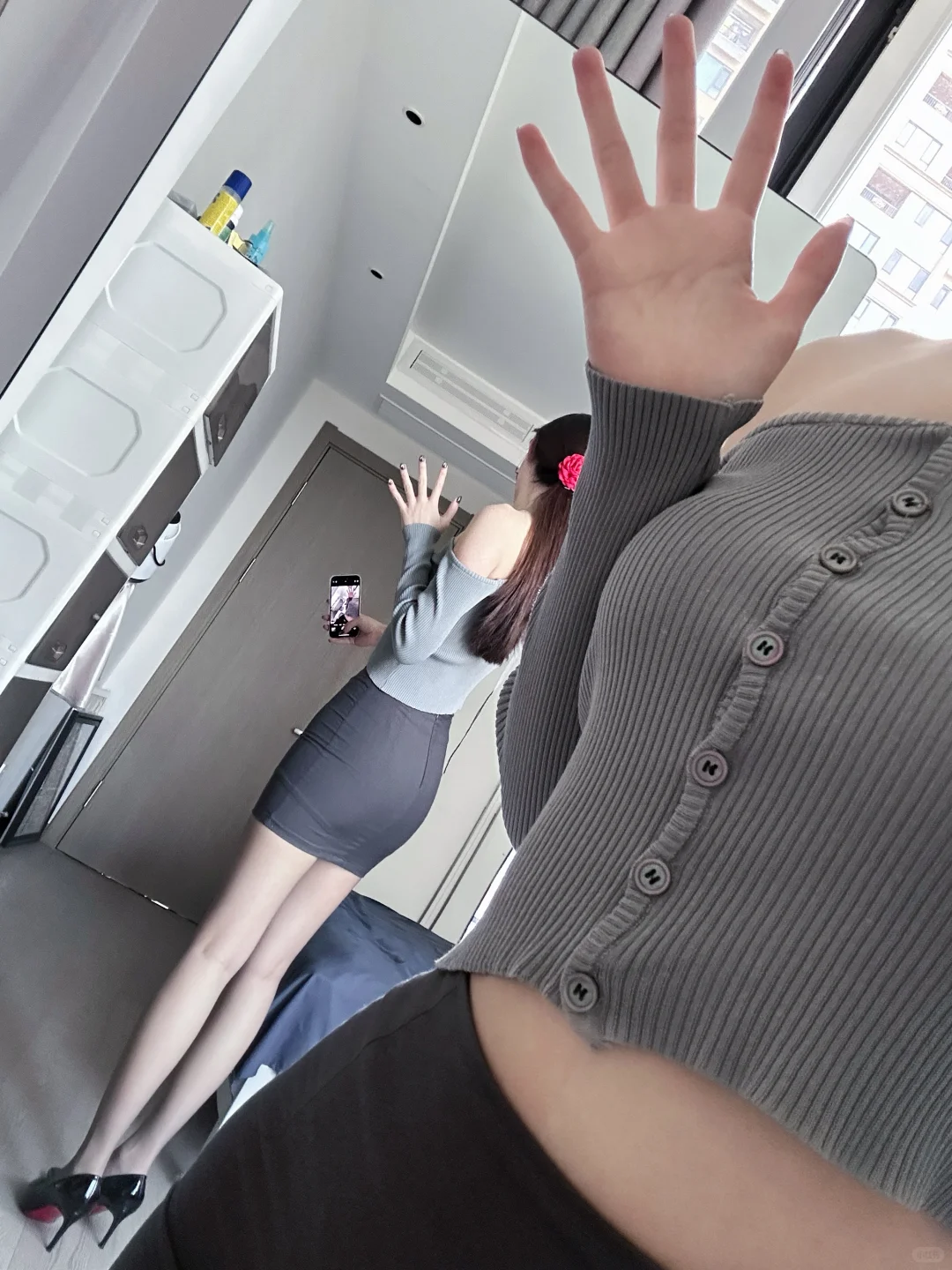 原背景还是ai背景好看？