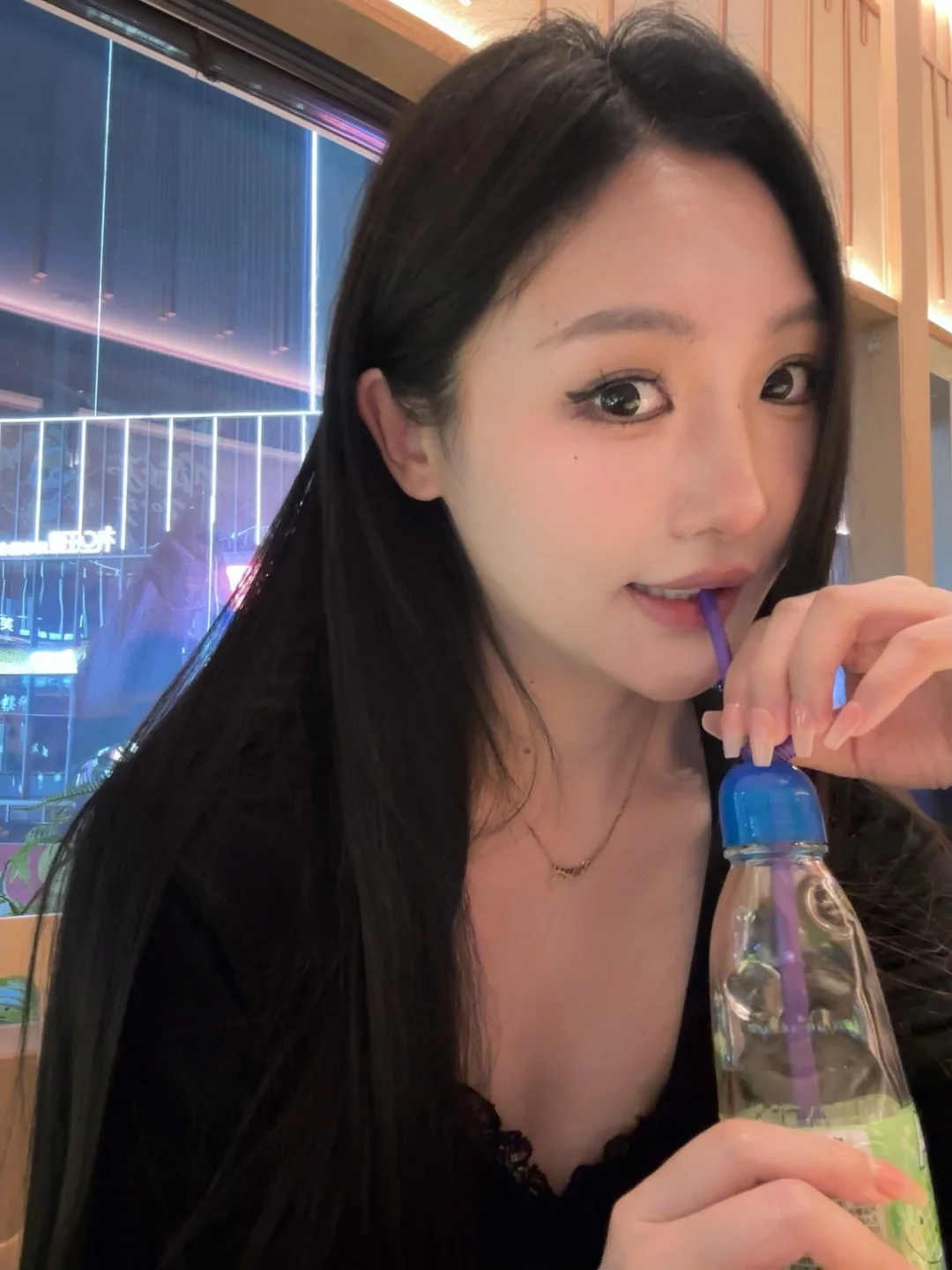 看起来不好惹一女的🖤