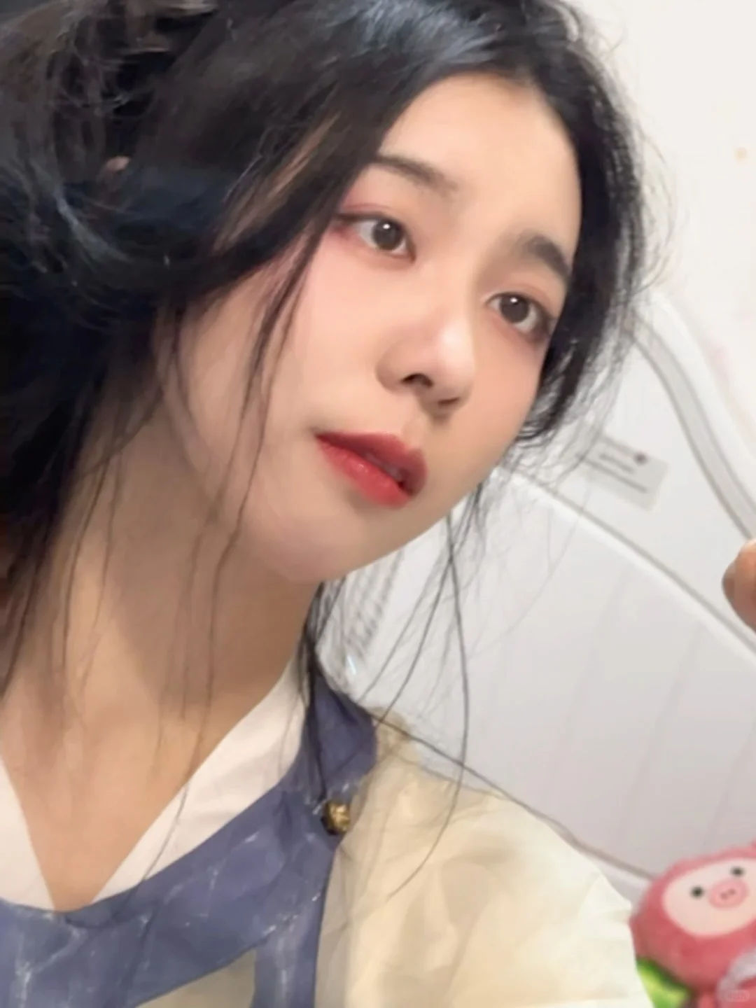 好像冷宫里疯了的妃子
