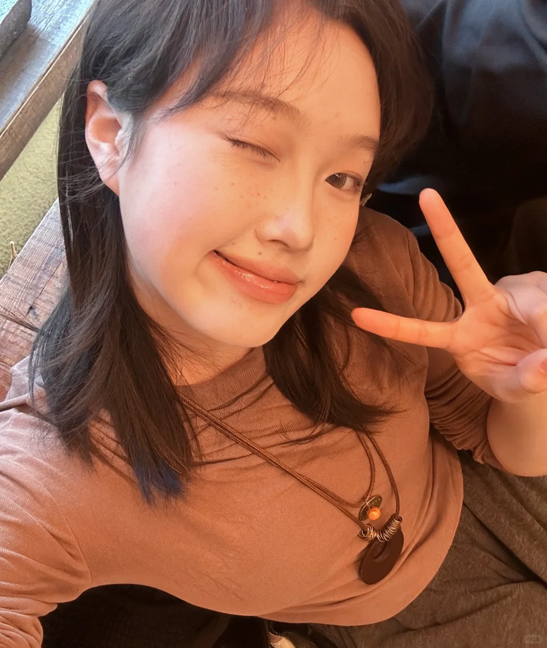 朋友说，这个表情真的特别会媚女宝😍