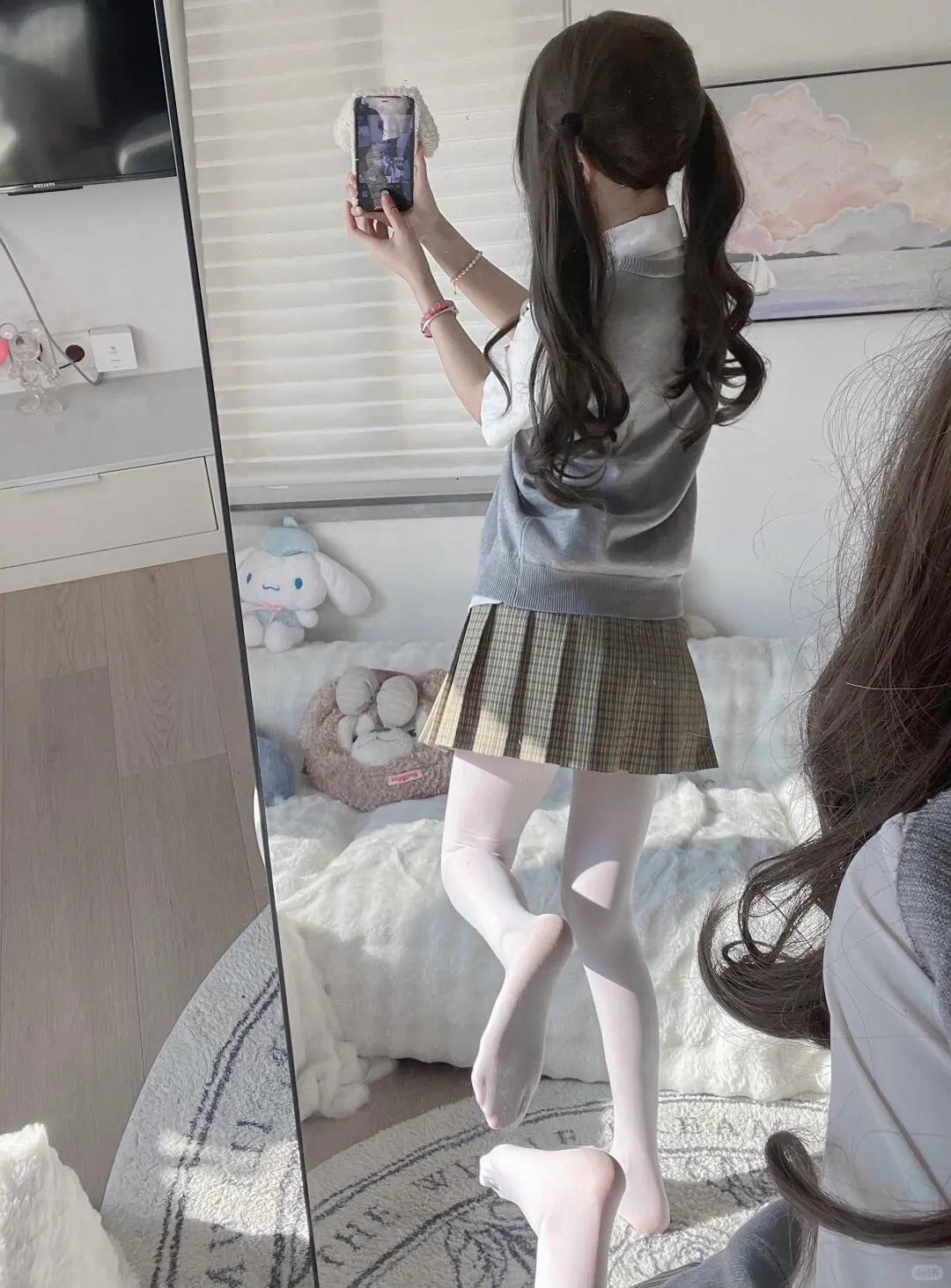 JK+白色袜子真的很纯欲耶~ 呜呜呜~好喜欢~