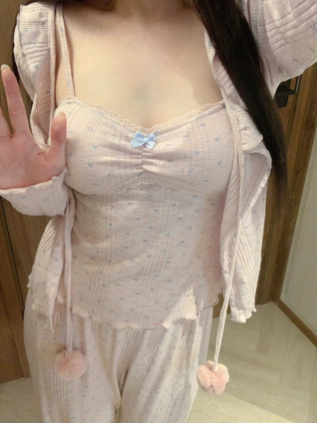 谁能拒绝这套粉粉的少女睡衣呢～