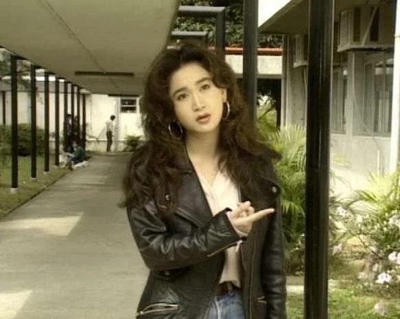 90年代的浪漫风｜独属于Irene的风情万种！