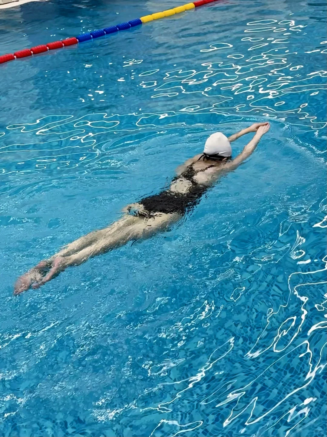 🏊🏻‍♀️快看！好直好长的一条人
