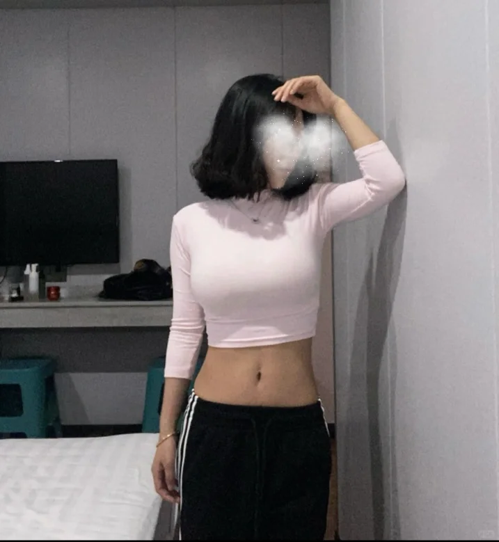 我就穿这一身吃朋友新婚的席了，如何呢？