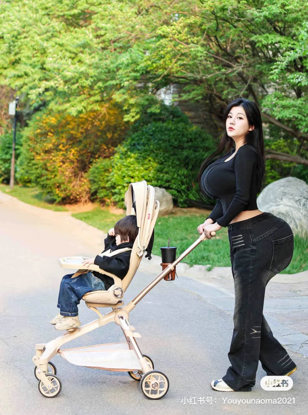 没p，生完孩子我依然前凸后翘🙄