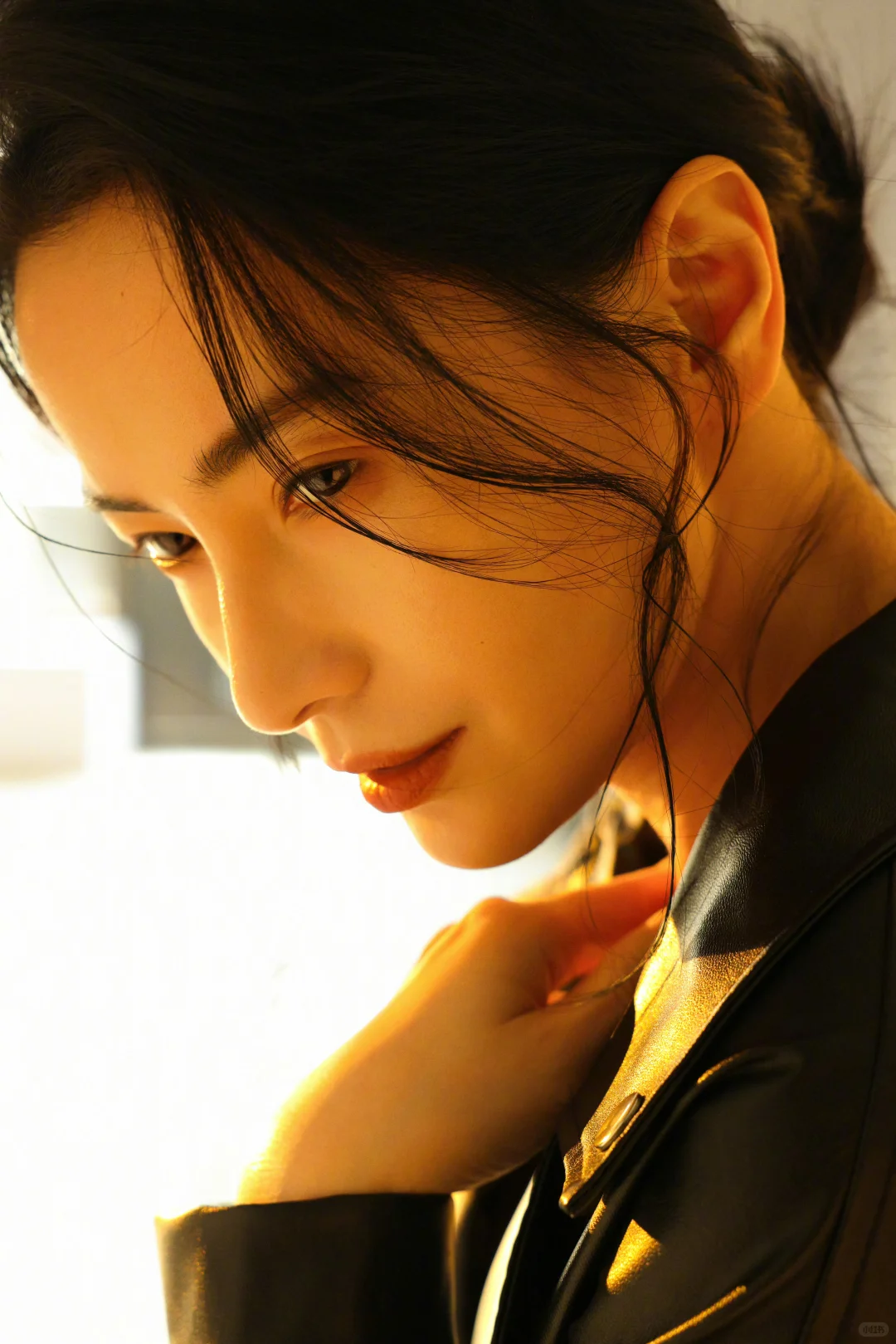 微风中的晚霞，如她般温柔