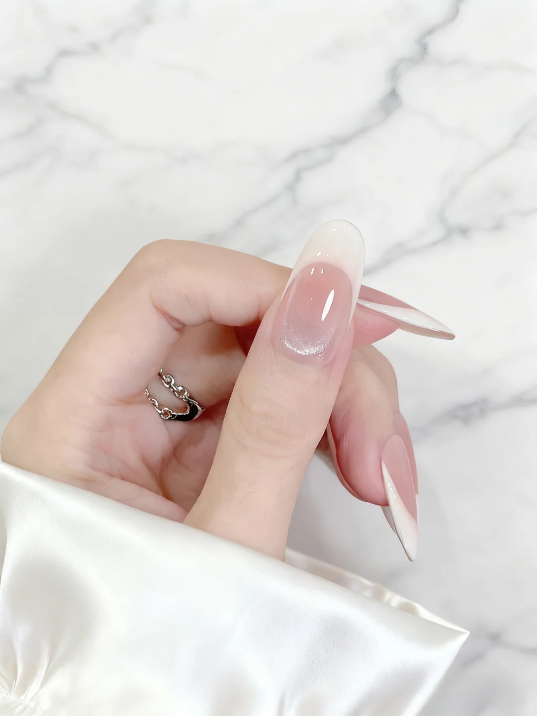 纯欲显白裸粉法式美甲✨