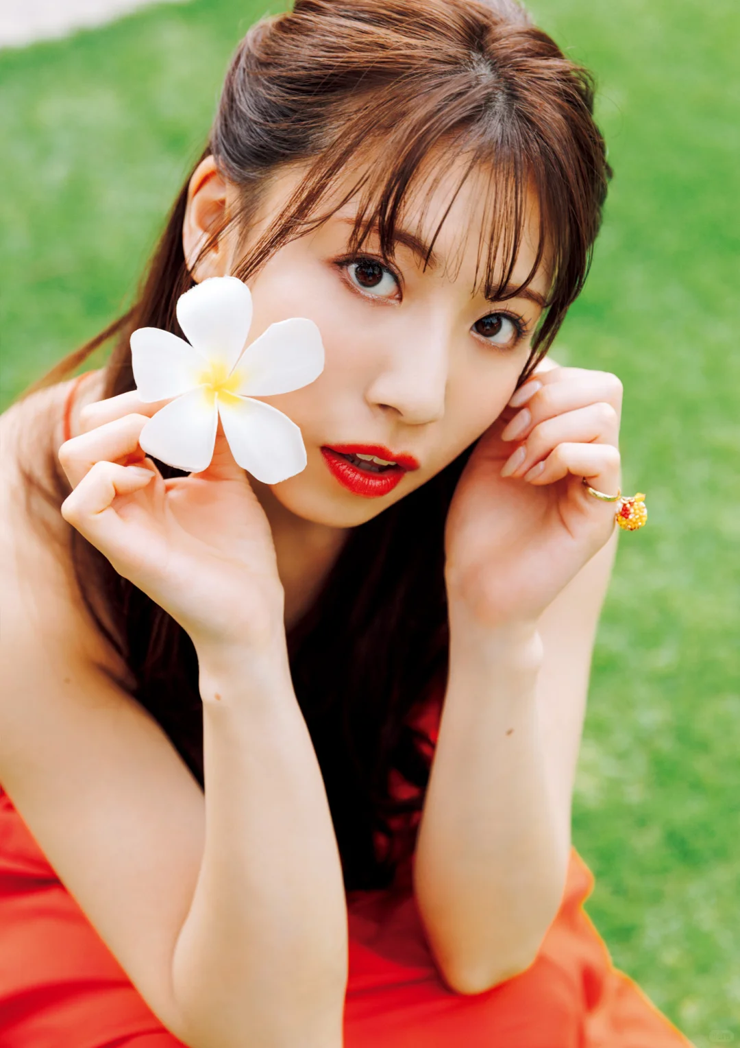 荒井優希1st写真集　無敵の素顔