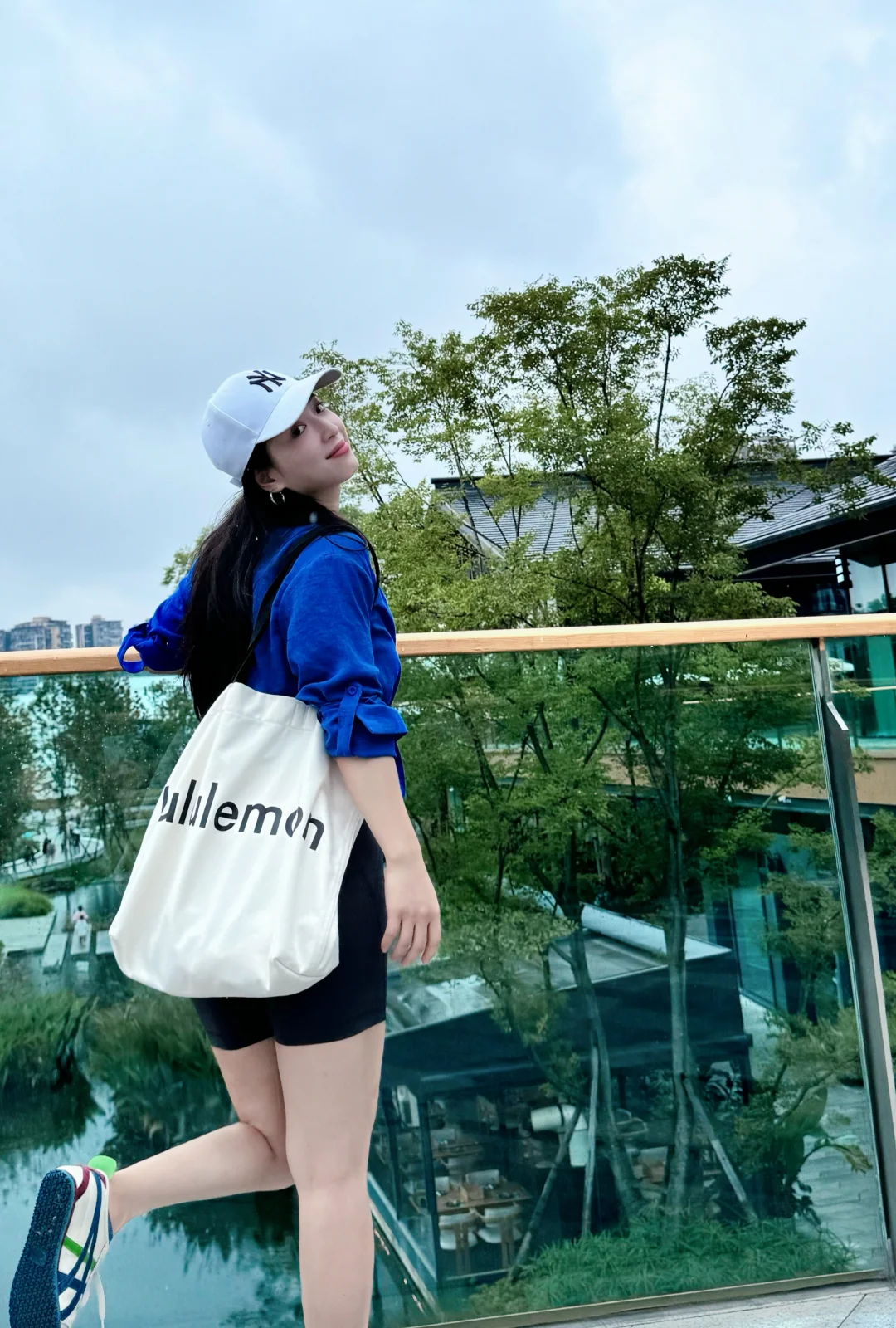 我嘛,像风一样,所以没人能抓得住我