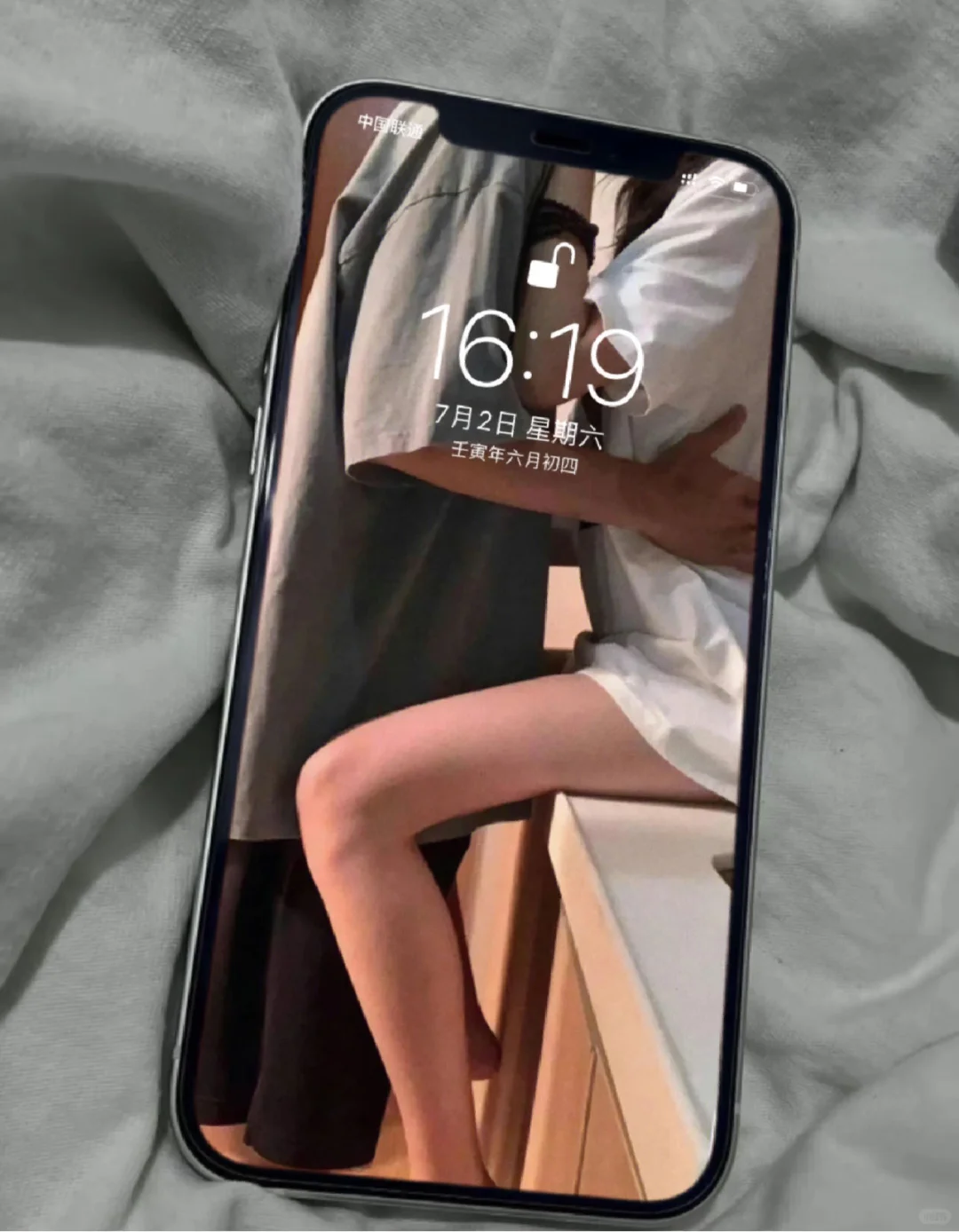 氛围感美女壁纸确定不来看看？
