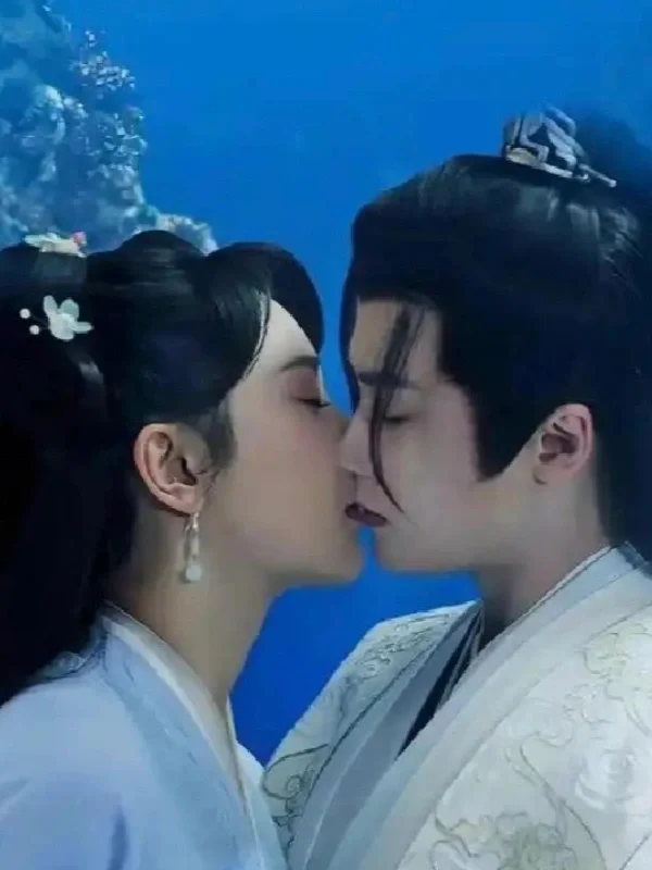 巜长相思》番外续写：相柳在小夭脖颈处厮磨