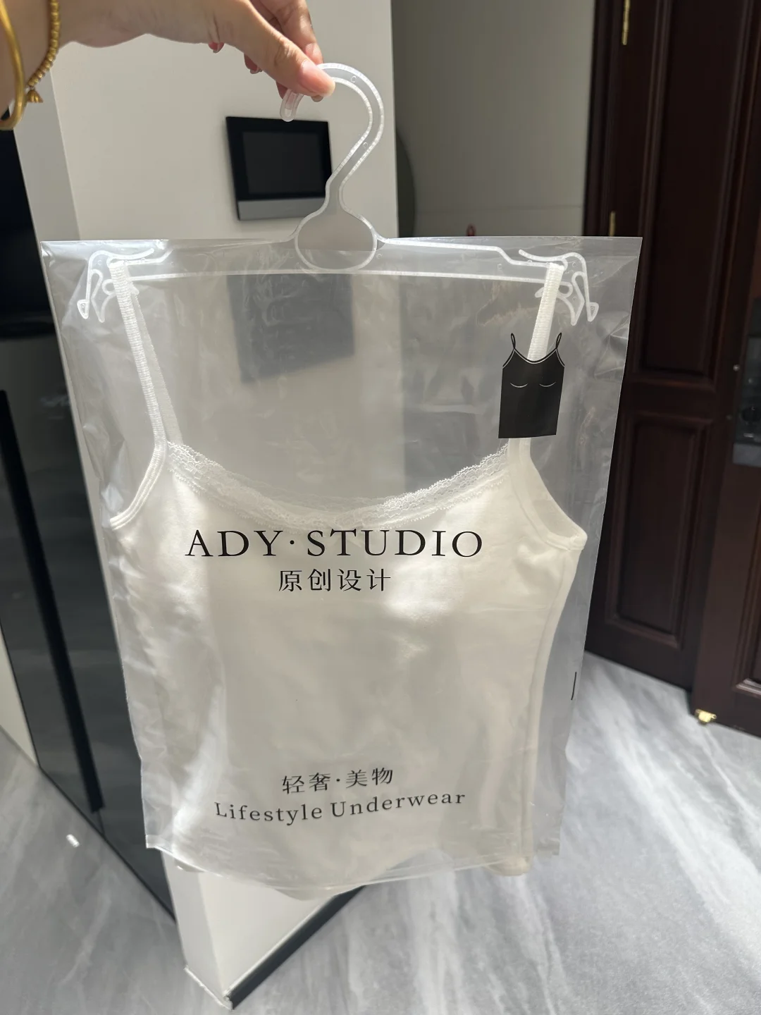 pxx啥？不会透垫的纯欲蕾丝磨毛背心才19.9！！