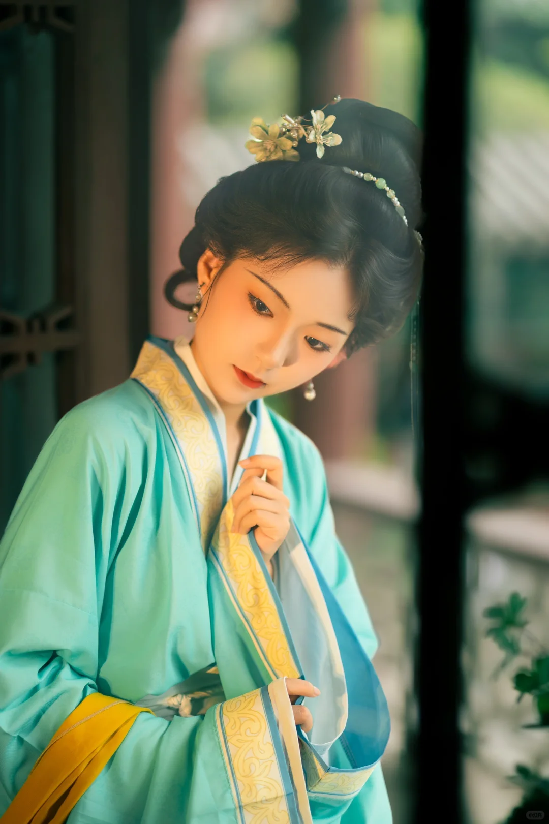 “背影属于中式审美的留白。”