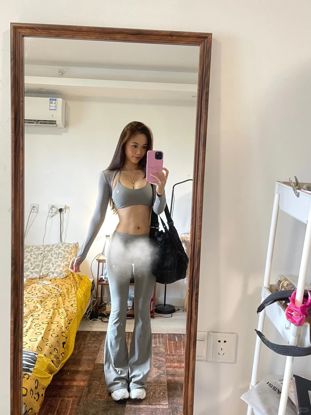 最近健身喜欢穿灰色