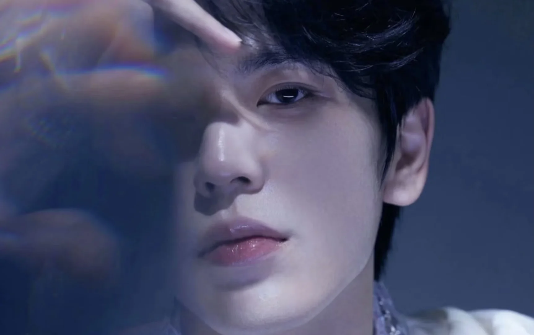 张凌赫权威壁纸