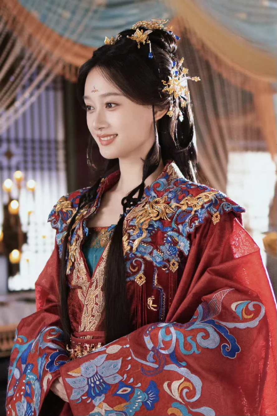 夏梦在一笑随歌里的古装造型，真的很美啊～