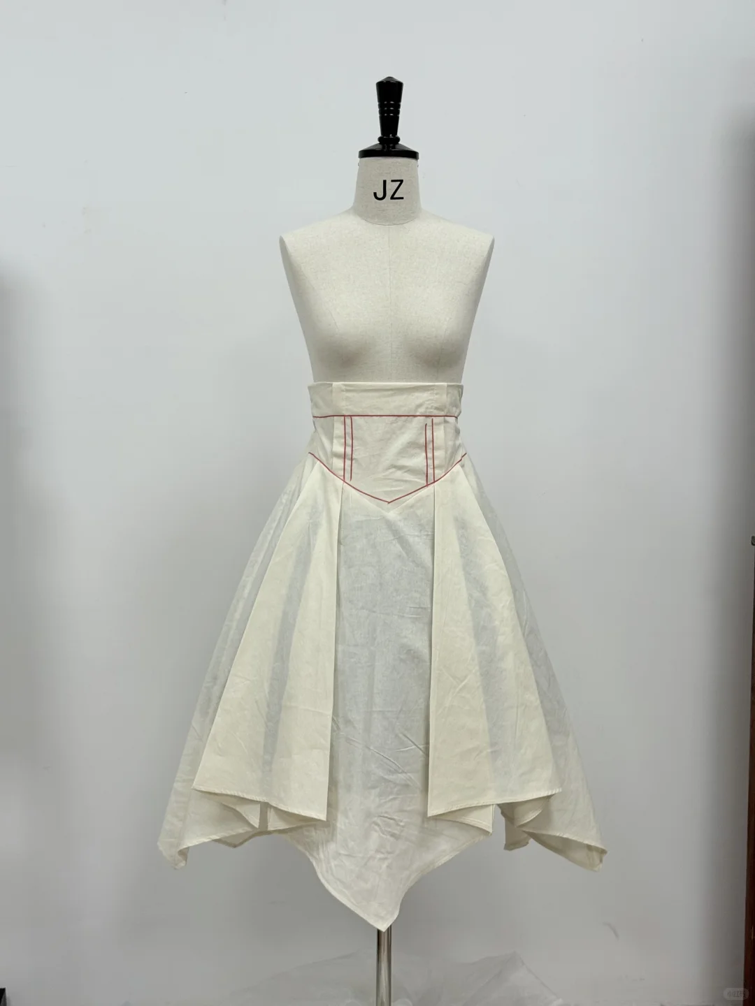 透一个mfy六箱裙子的白胚!